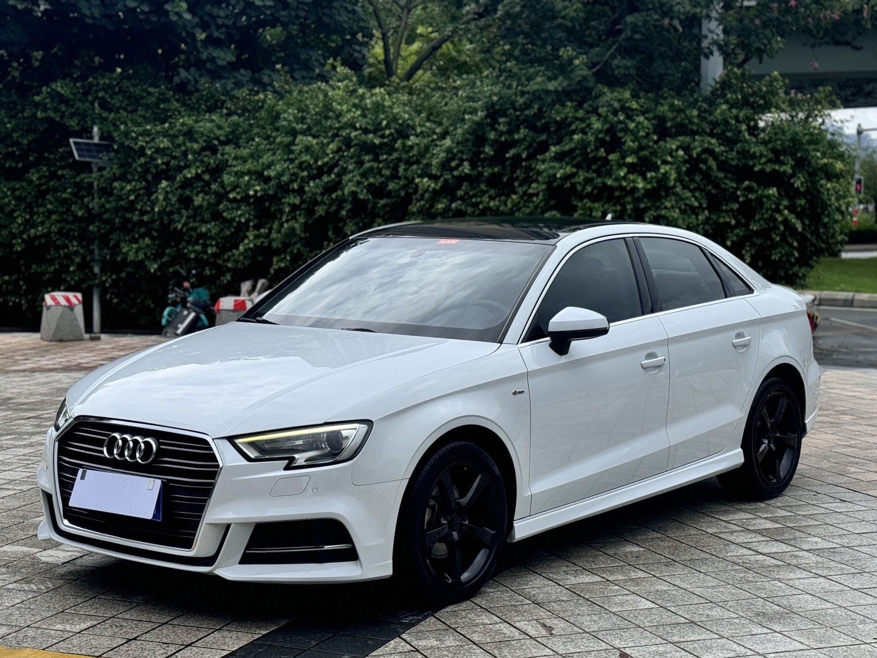2017 2017 car image