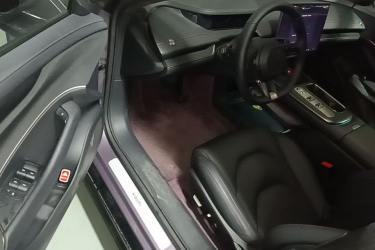 MI SU7 2025 car image #16
