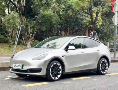 Tesla Model Y 2023 汽车图片 