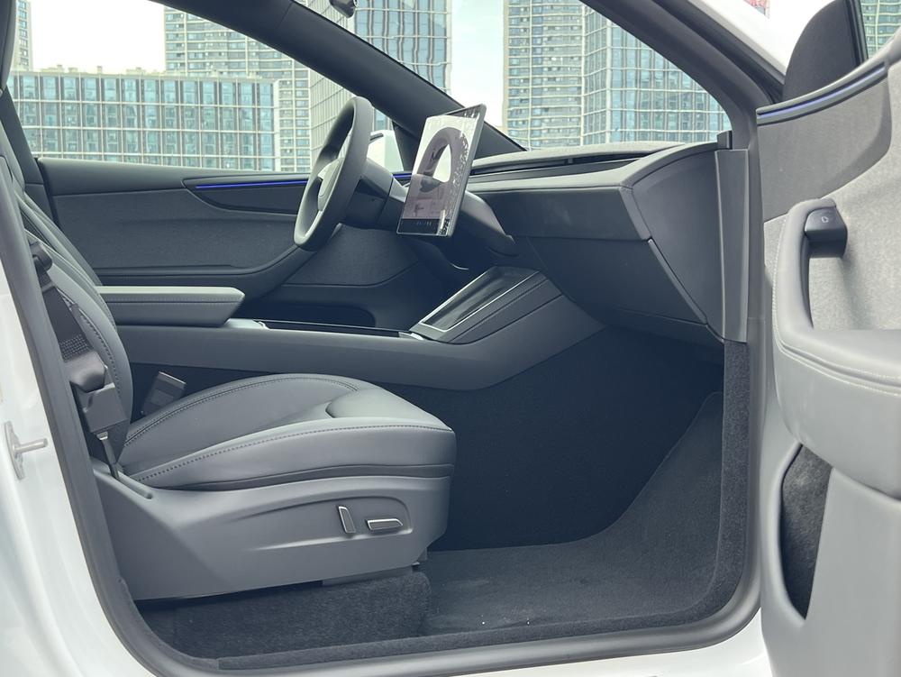 Tesla Model Y #10 Tesla Model Y car image #10