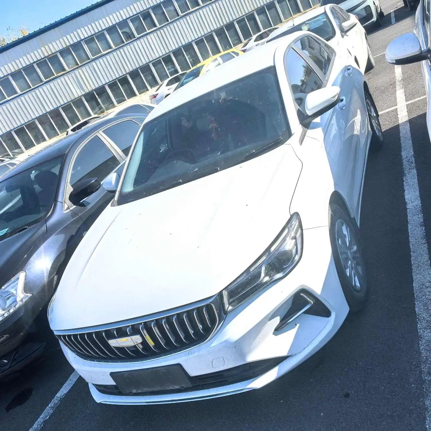 GEELY Emgrand 2025 car image #2