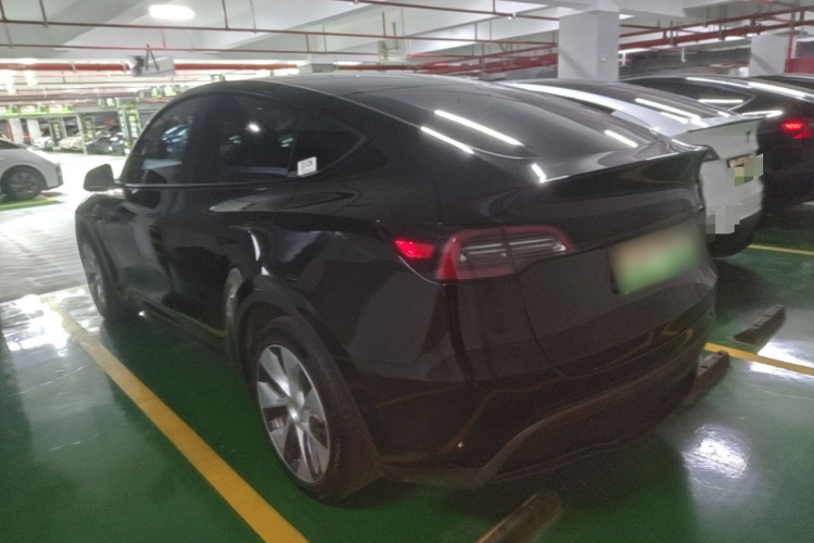 Tesla Model Y 2022 #5 Tesla Model Y 2022 car image #5