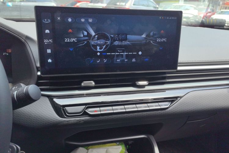 GEELY Emgrand 2025 car image #13