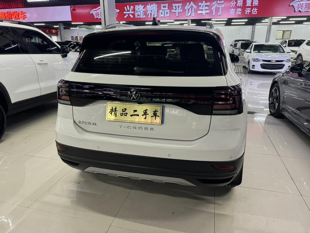 Volkswagen T-Cross 2021 immagine di auto #5