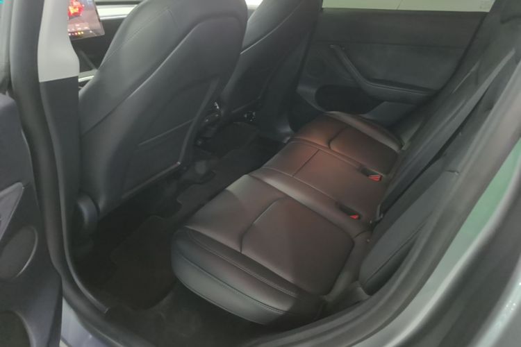 Tesla Model Y 2024 #17 Tesla Model Y 2024 car image #17