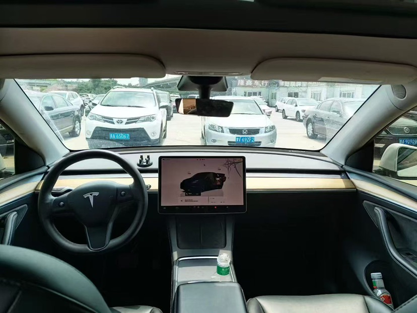 Tesla Model Y 2023 #3 Tesla Model Y 2023 car image #3