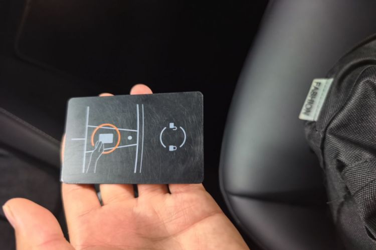 Tesla Model Y 2021 car image #9