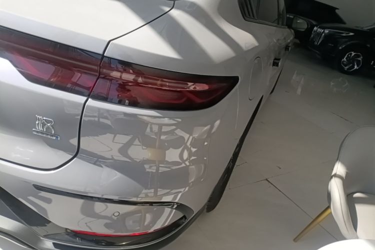 BYD Han 2025 #8 BYD Han 2025 car image #8