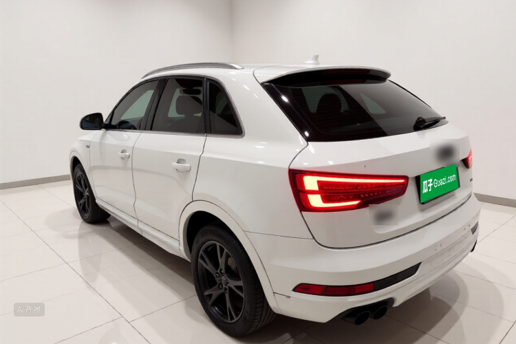Audi Q3 2018 immagine di auto #5