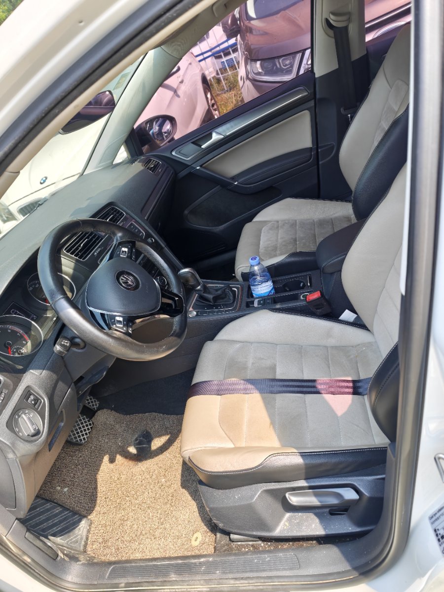 Volkswagen Golf 2017 car image #4