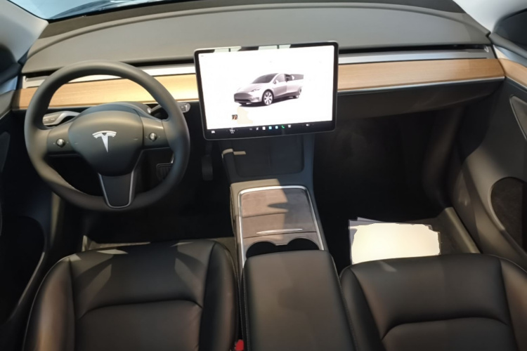 Tesla Model Y 2020 #11 Tesla Model Y 2020 car image #11