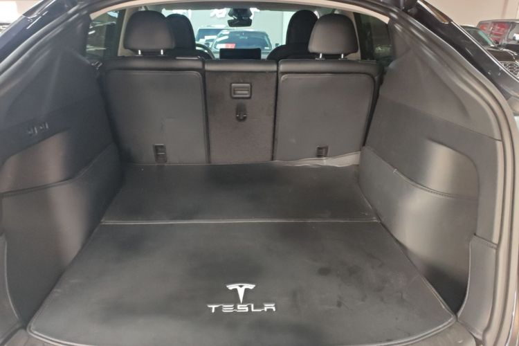Tesla Model Y 2024 #19 Tesla Model Y 2024 car image #19