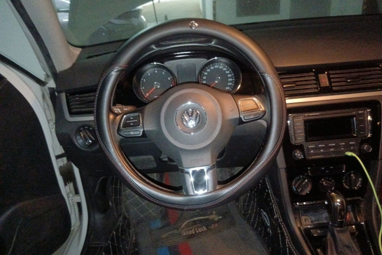Volkswagen Bora 2016 car image #11