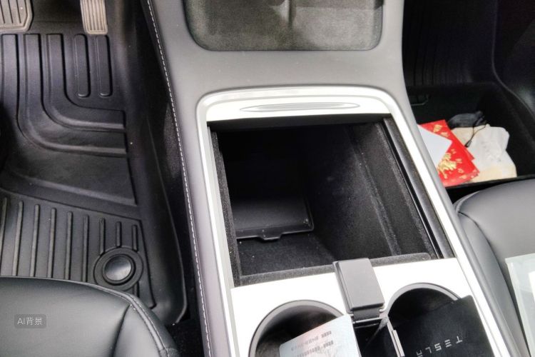 Tesla Model Y 2021 car image #16