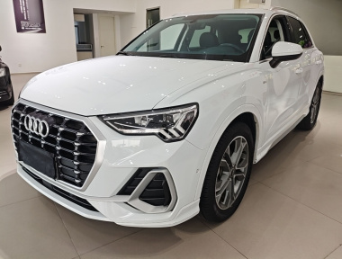 Audi Q3 2022 car image 