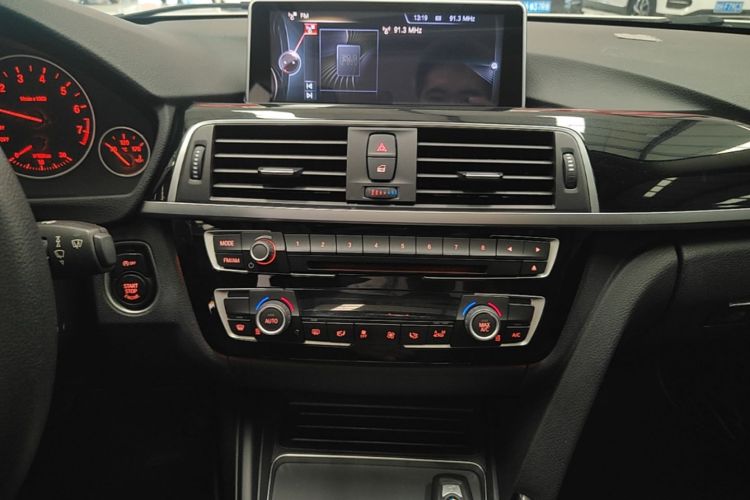 BMW 3 Series 2017 #13 BMW 3 Series 2017 car image #13