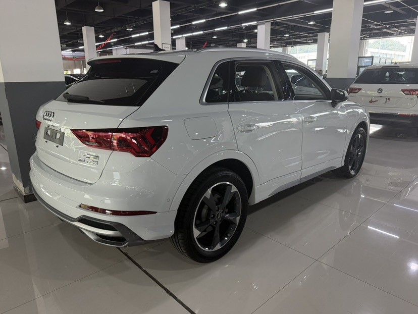 Audi Q3 2023 #9 Audi Q3 2023 car image #9