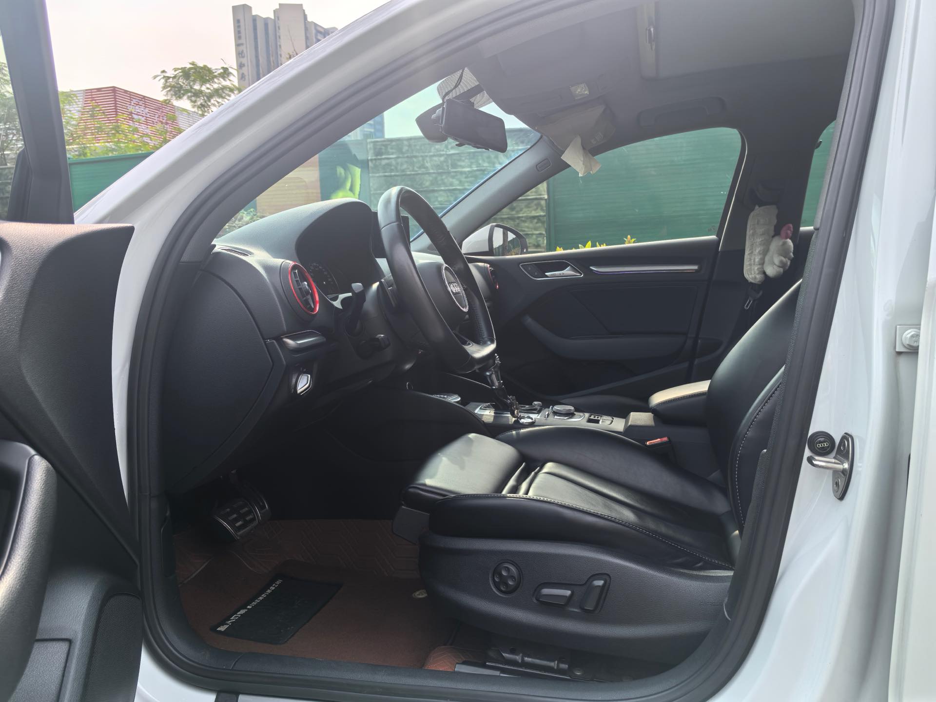 2019 immagine di auto #4