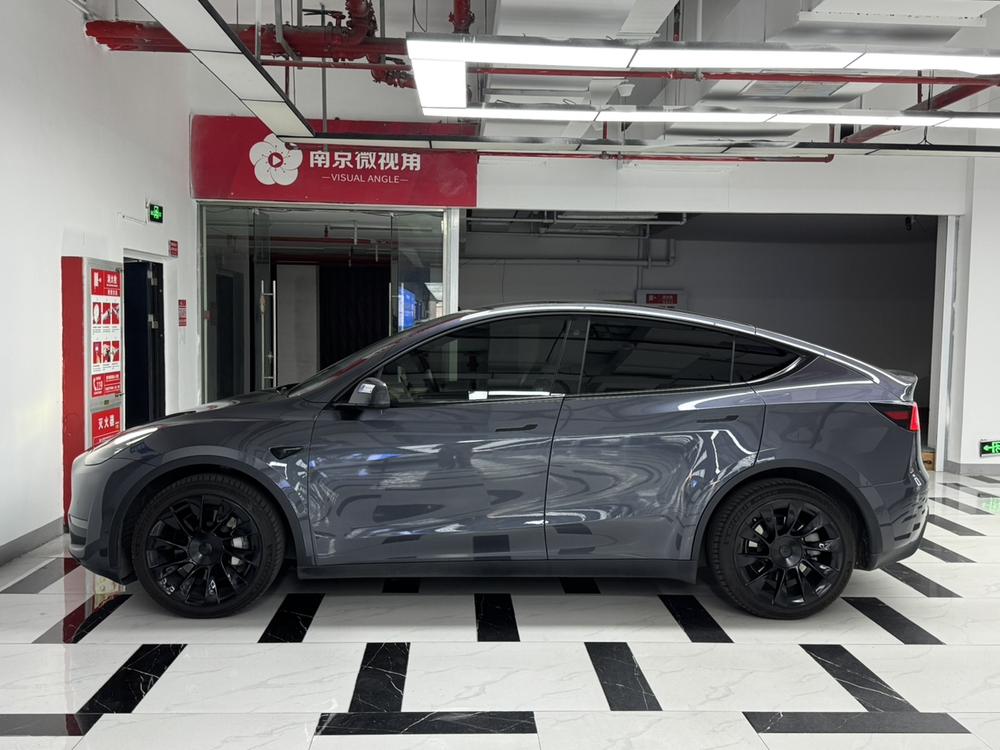Tesla Model Y 2021 #3 Tesla Model Y 2021 car image #3