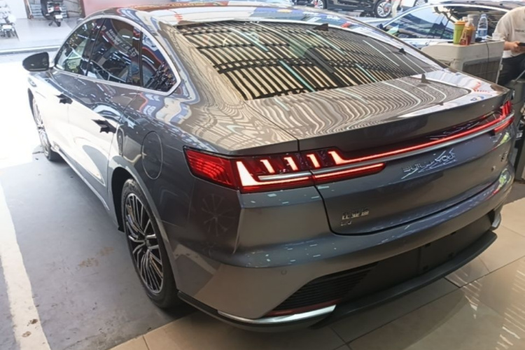 BYD Han 2022 car image #7
