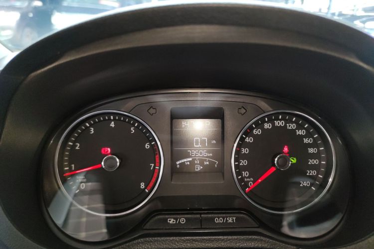 Volkswagen Polo 2016 car image #16