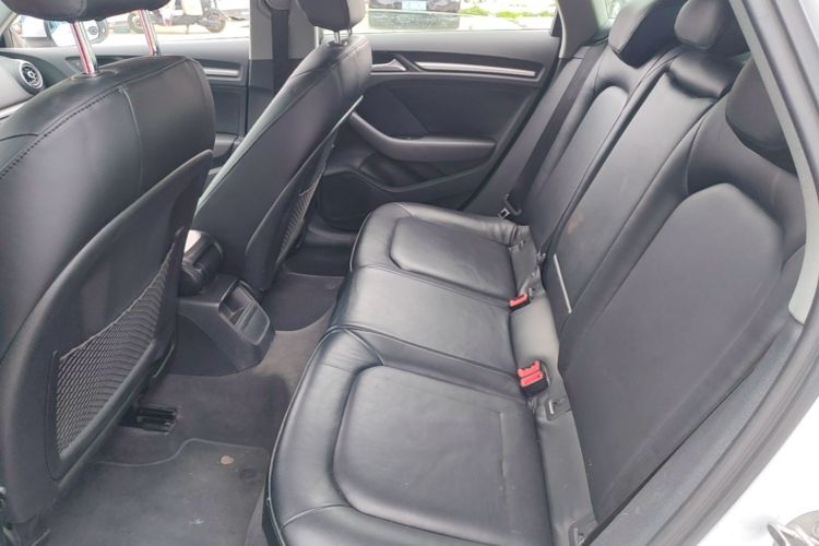 Audi A3 2019 car image #17
