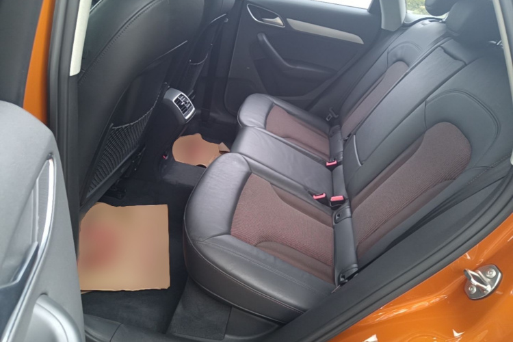 Audi Q3 2017 car image #17