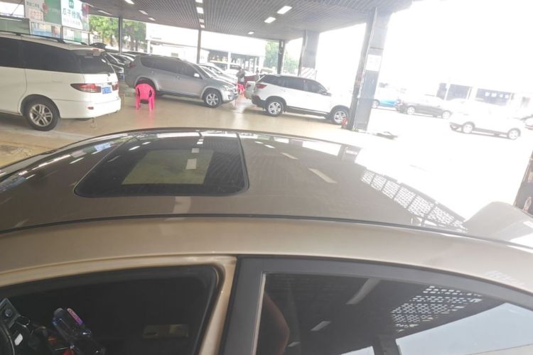 GEELY Emgrand 2019 car image #23