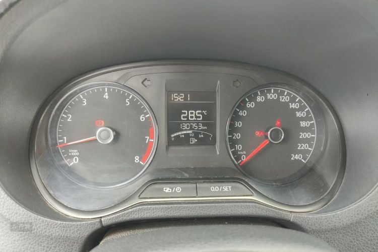 Volkswagen Polo 2017 car image #13