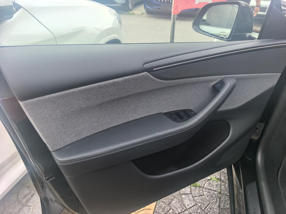 Tesla Model Y 2026 car image #12