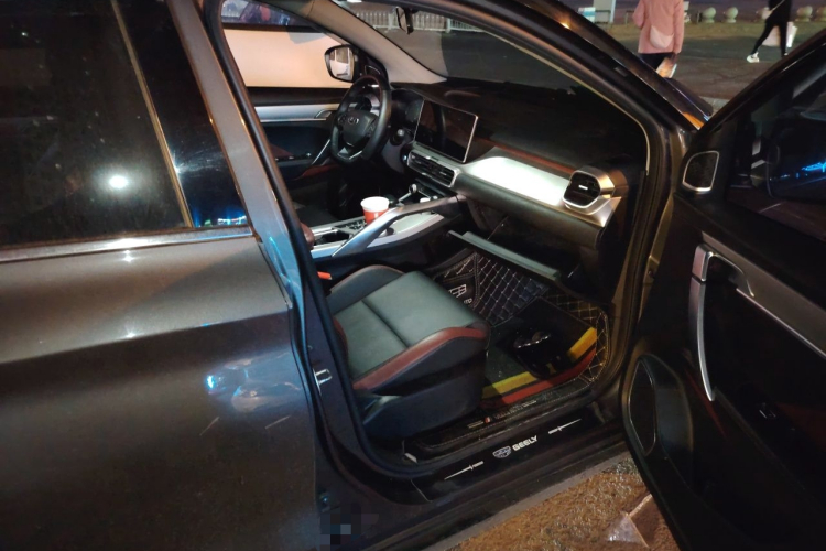 GEELY Coolray 2022 car image #21