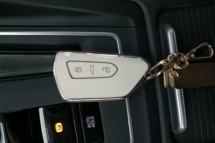 Volkswagen Golf 2024 #9 Volkswagen Golf 2024 صورة سيارة #9