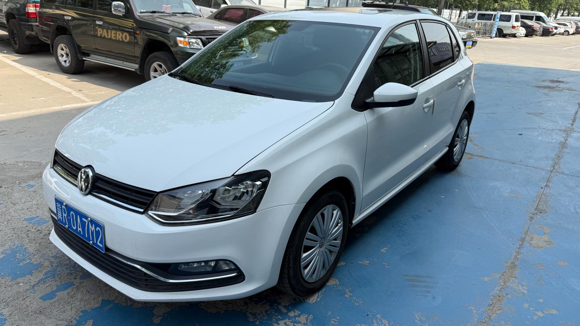 Volkswagen Polo 2016 car image 