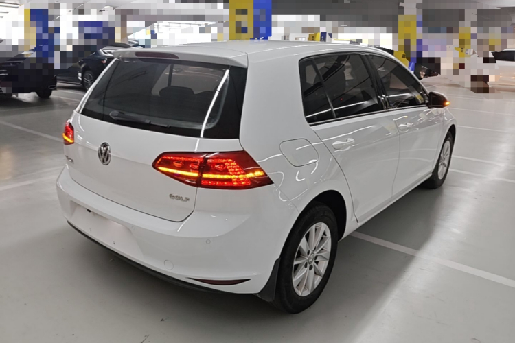 Volkswagen Golf 2017 car image #7