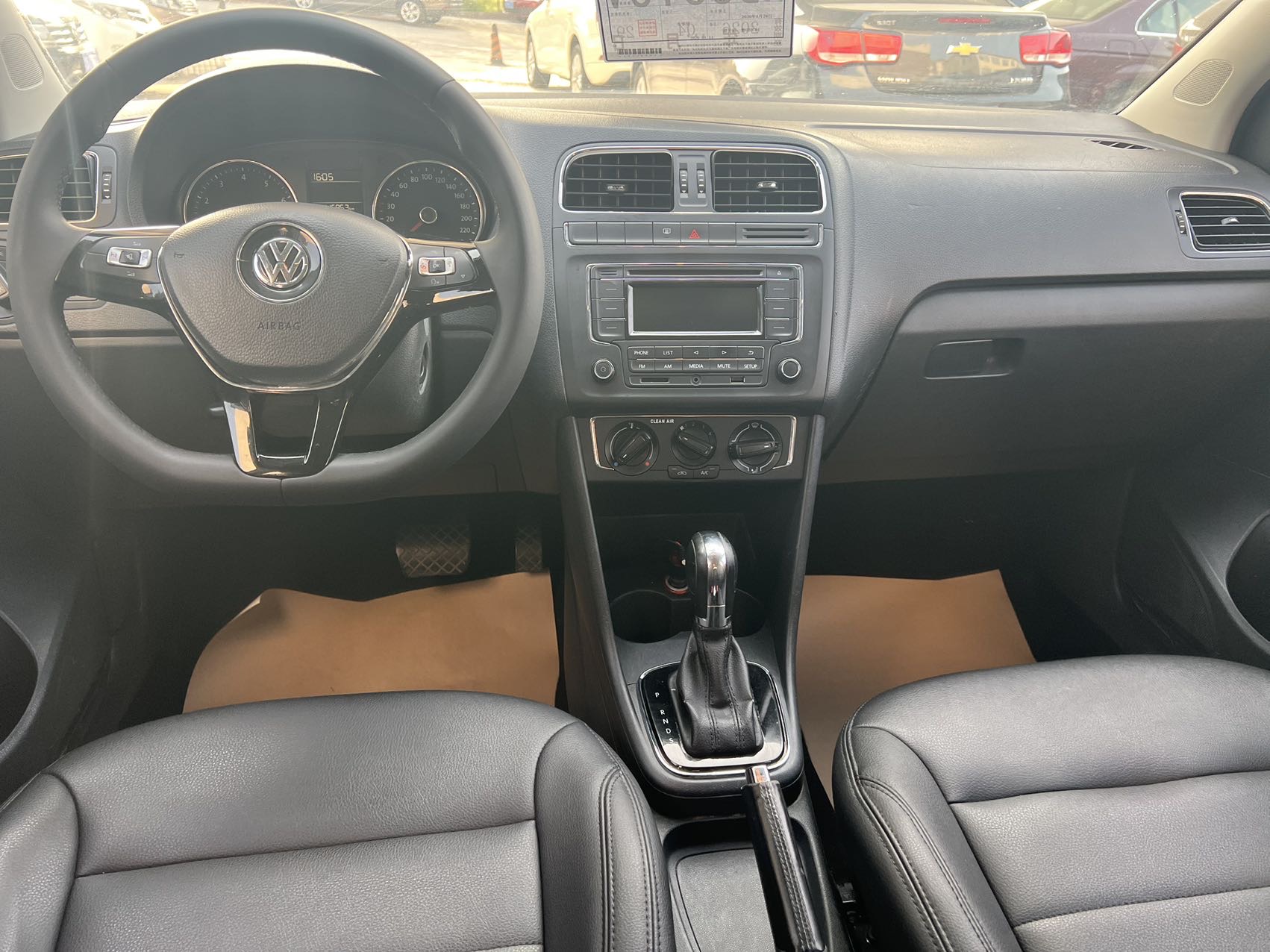 Volkswagen Polo 2018 car image #8