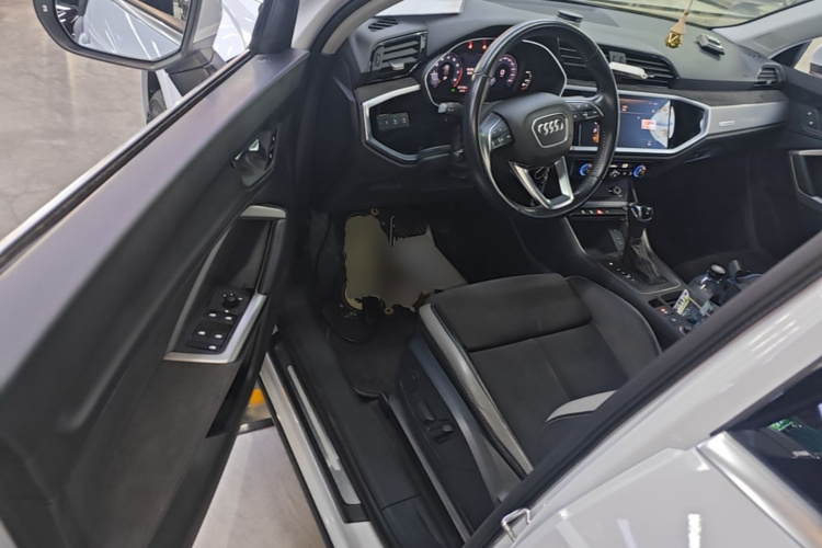 Audi Q3 2021 #16 Audi Q3 2021 car image #16