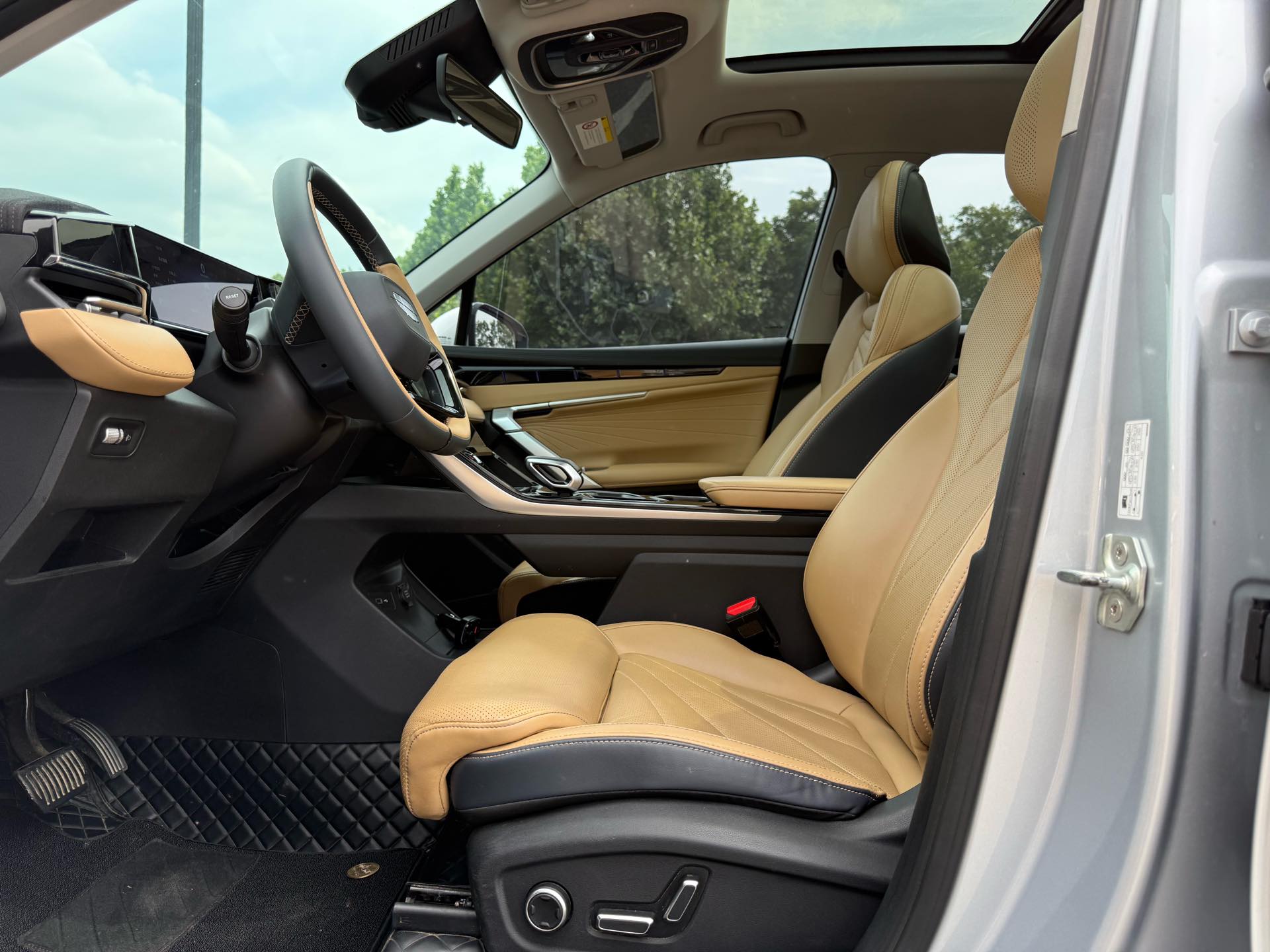 GEELY Boyue L 2022 صورة سيارة #6