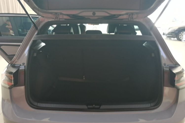 Volkswagen Golf 2025 #19 Volkswagen Golf 2025 car image #19
