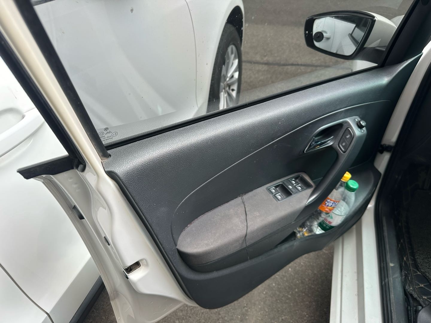 Volkswagen Polo 2015 car image #7