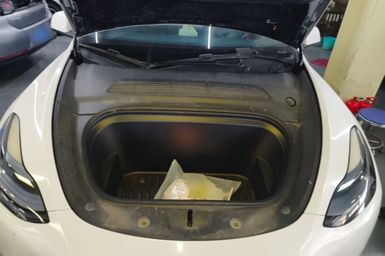 Tesla Model Y 2021 #22 Tesla Model Y 2021 car image #22