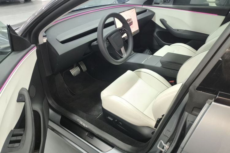 Tesla Model 3 2024 #16 Tesla Model 3 2024 car image #16