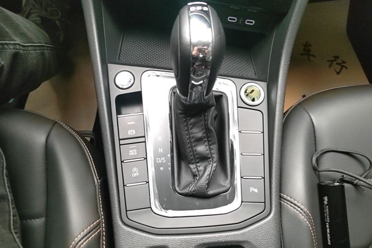 Volkswagen Bora 2022 immagine di auto #14