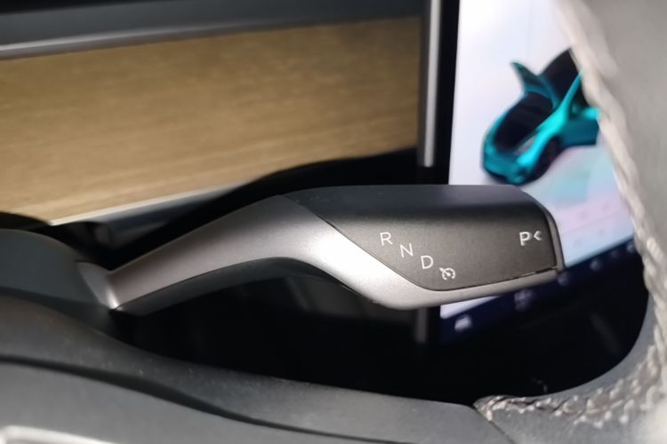 Tesla Model Y 2022 car image #14