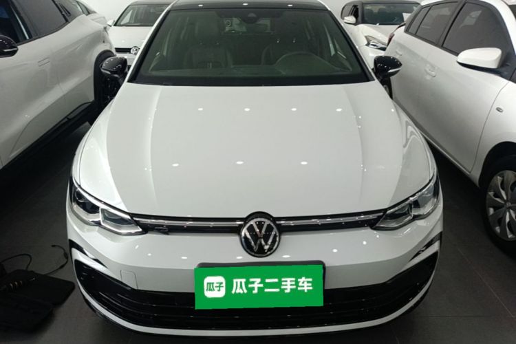 Volkswagen Golf 2021 car image #3