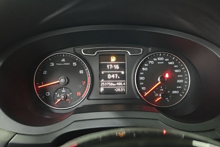 Audi Q3 2015 #12 Audi Q3 2015 car image #12