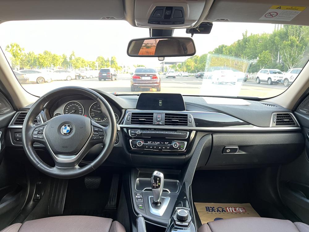 BMW 3 Series 2018 car image #6