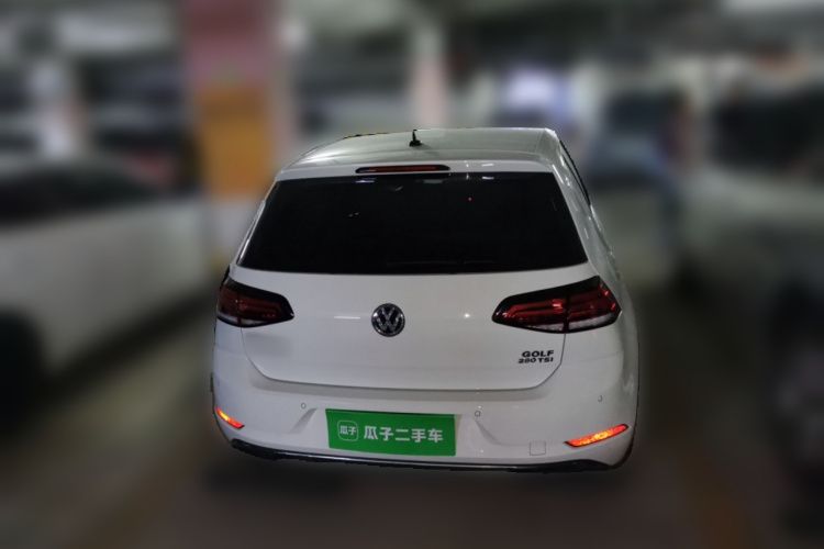 Volkswagen Golf 2020 car image #4