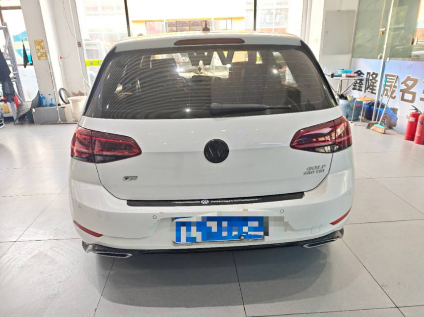 Volkswagen Golf 2020 car image #6