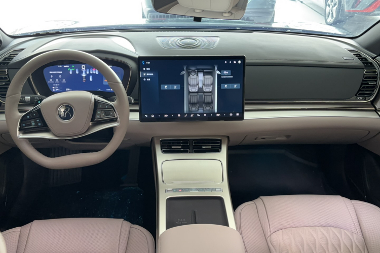 BYD Han 2025 car image #13