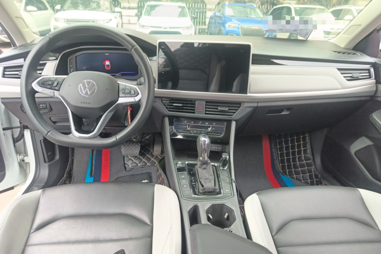 Volkswagen Bora 2023 car image #10